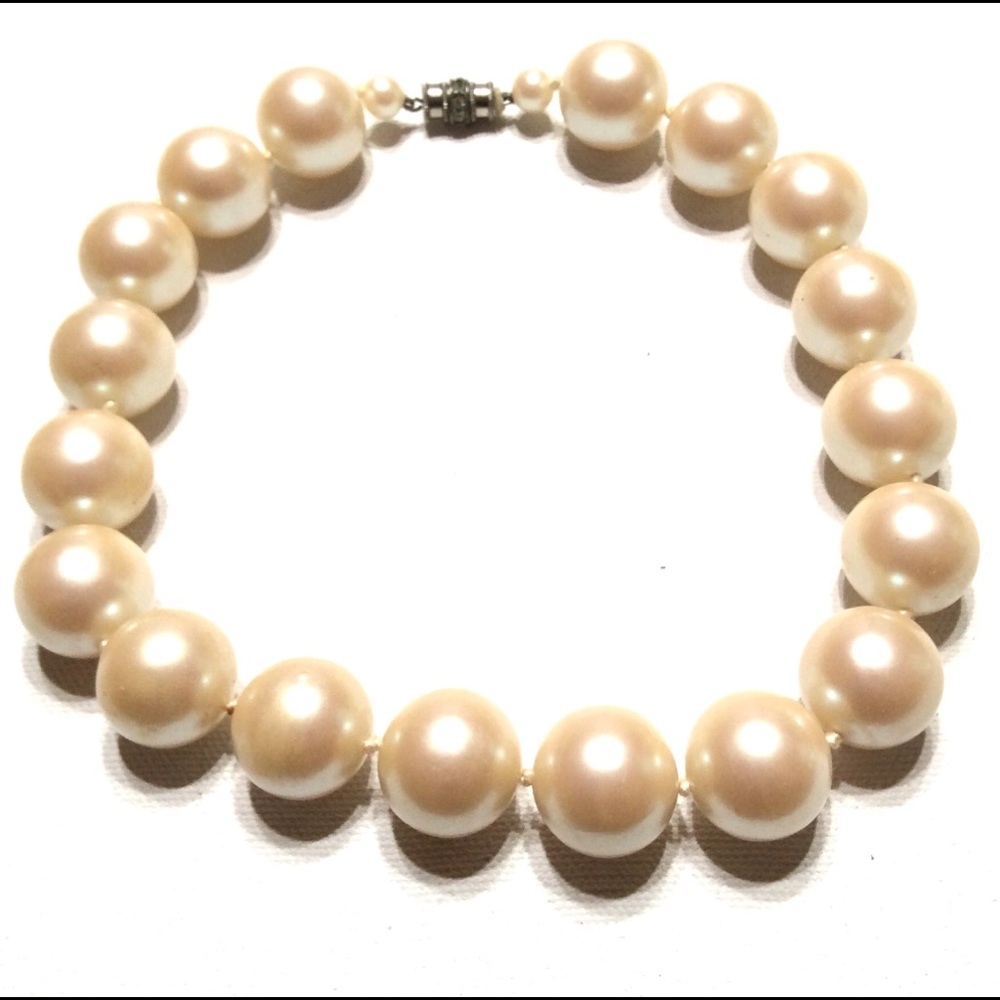 Rockabilly Necklace Vintage Oversize Pearl choker